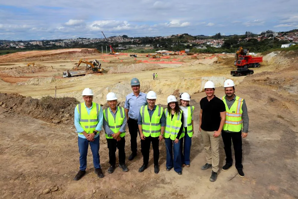 Mercado Livre instala primeiro pilar de novo centro de distribuição e prevê 5 mil empregos em Jacareí