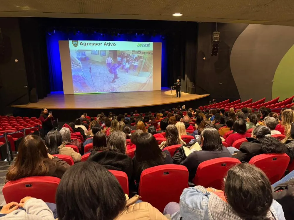 Profissionais da Educação têm nova formação sobre uso de ‘Botão de Emergência’ nas escolas 