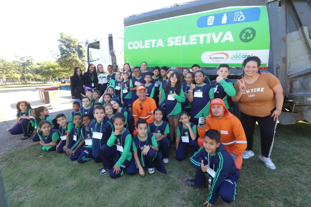 Crianças da rede municipal de Jacareí participam de aula de campo sobre educação ambiental
