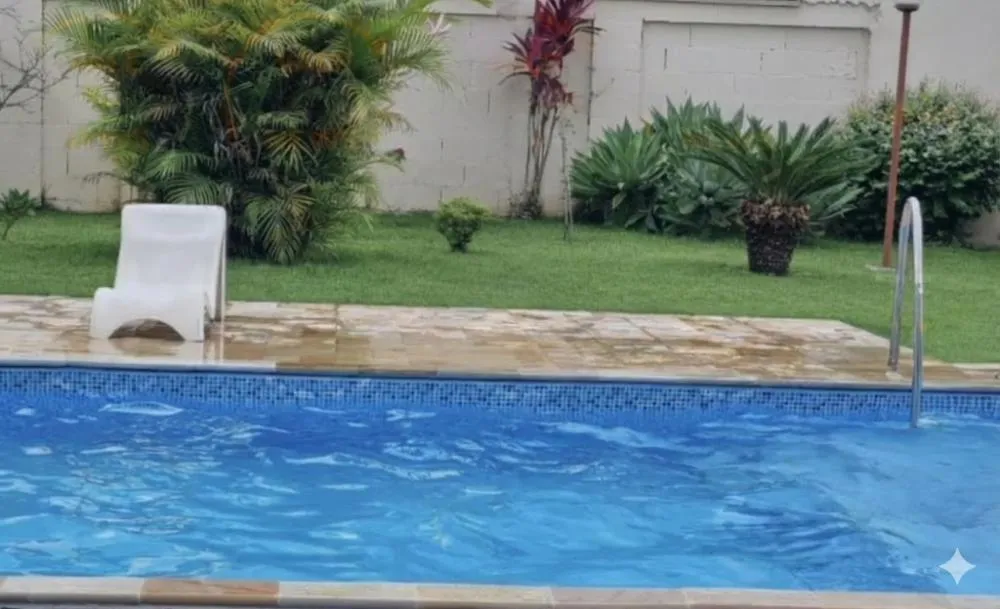Bebê de 1 ano e cinco meses morre afogado em piscina durante festa